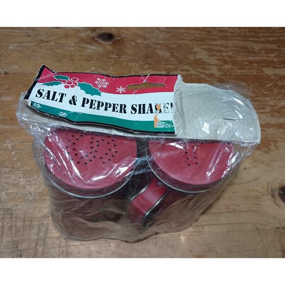 Vintage Metal Tin Christmas Holiday Tree & Wreath Stovetop Salt & Pepper Shakers - Picture 2 of 6